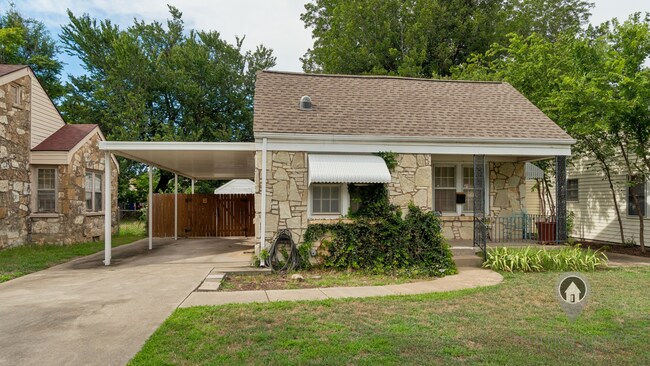 Building Photo - Charming & Cozy Living