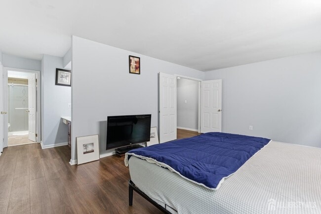 Building Photo - 2804 Cricket Cir