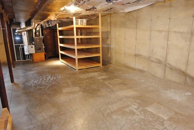 Building Photo - 37 Schwinn Dr