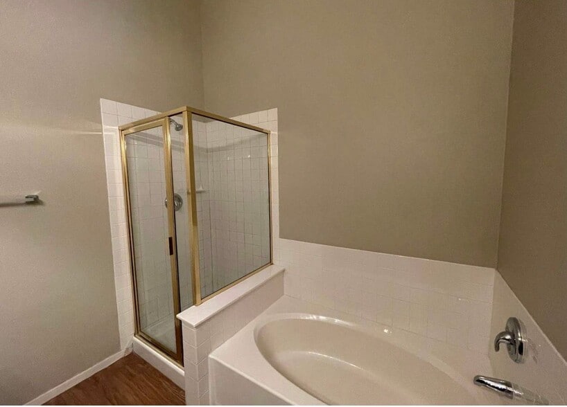 Building Photo - 285 Mayberry St