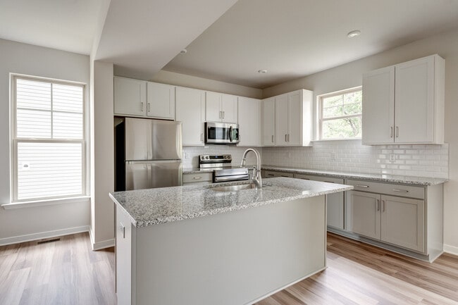 Building Photo - 321 Northfield Hts Ln