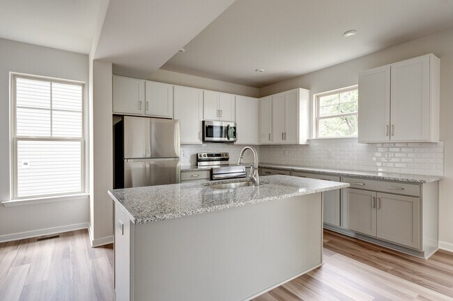 Building Photo - 324 Northfield Hts Ln