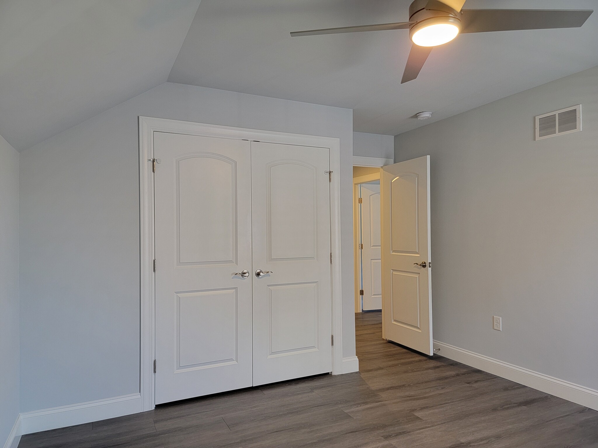 Building Photo - 213 Buckton Dr