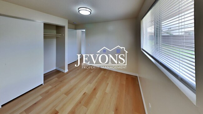 Building Photo - 404 S 81st Ave