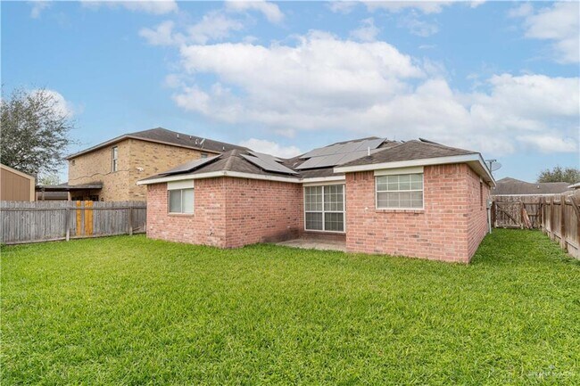 Building Photo - 17 Yary Dr