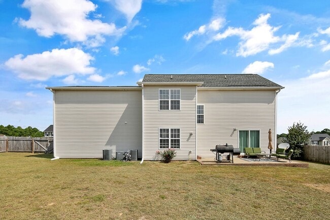 Building Photo - Stunning 4 Bed 3.5 Bath Home with Bonus Ro...