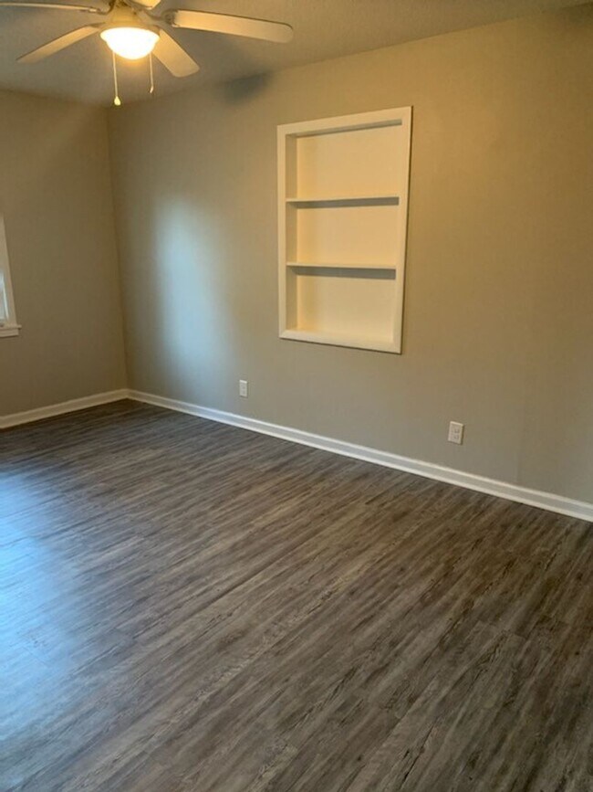 Building Photo - Coming Soon!