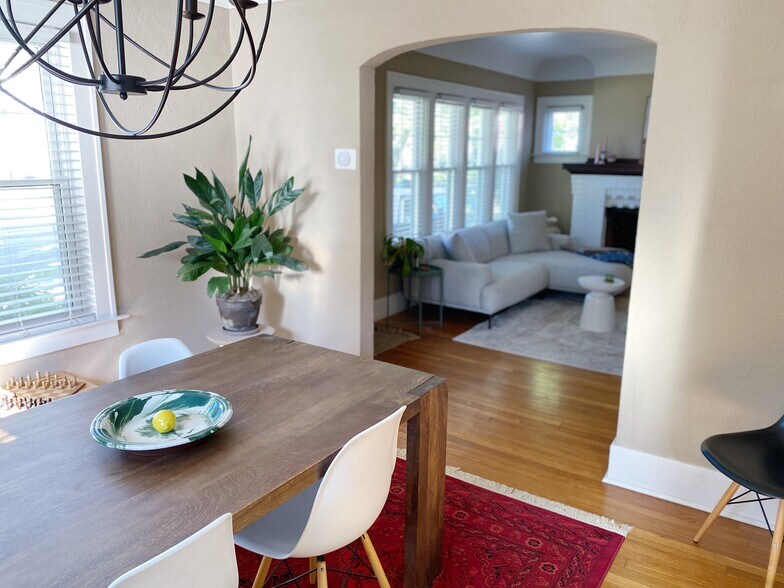 Building Photo - 1312 N Maple Ave