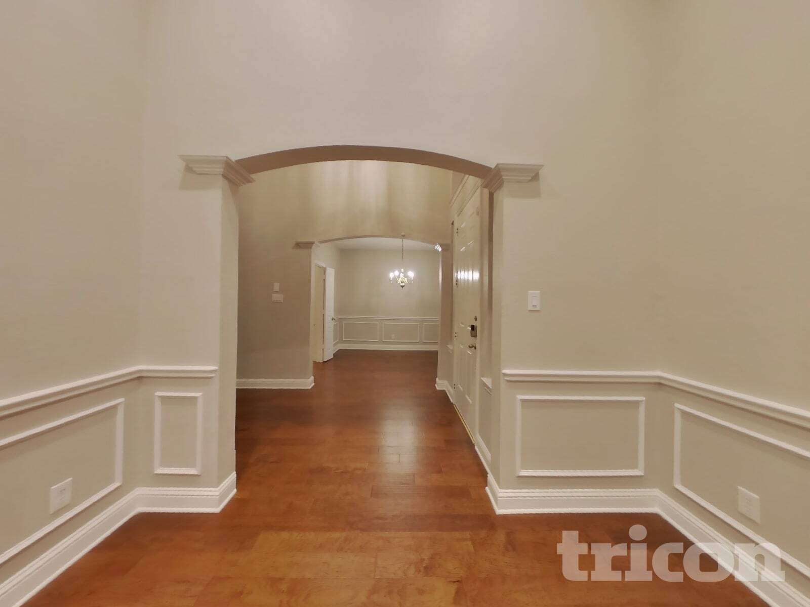 Building Photo - 2304 Greenview Dr