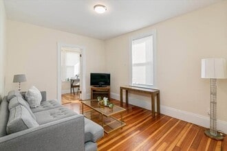 Building Photo - 412 Cabot St