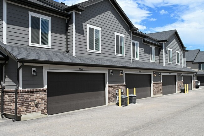 Building Photo - 2041 N 380 E