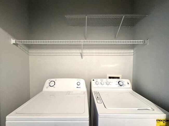 Building Photo - 3411 Wilshire Way Rd