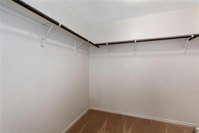 Building Photo - 837 Hillrose Dr