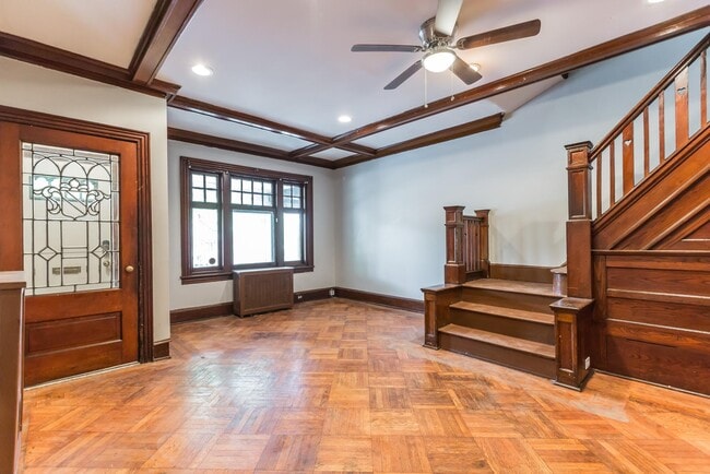 Building Photo - 5425 Cedar Ave