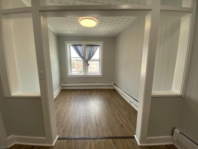 Building Photo - 241 Parker Ave