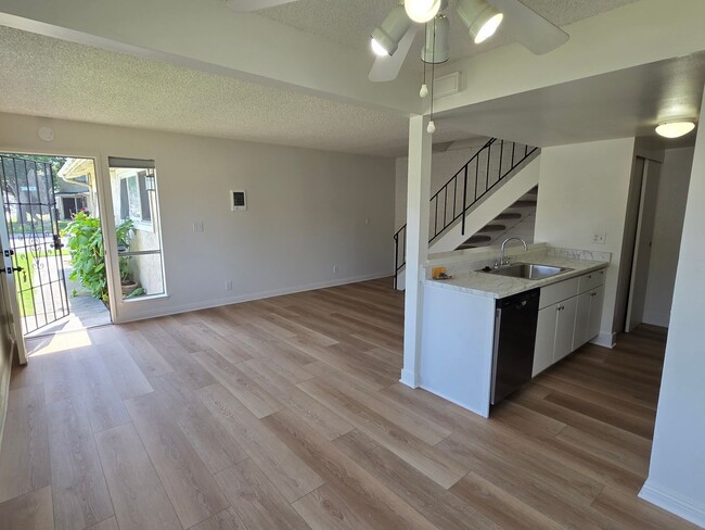 Building Photo - 2647 Spinnaker Ave