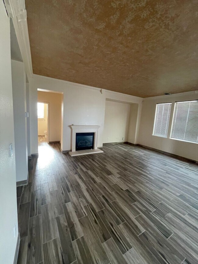 Building Photo - 4143 Canopy Ct