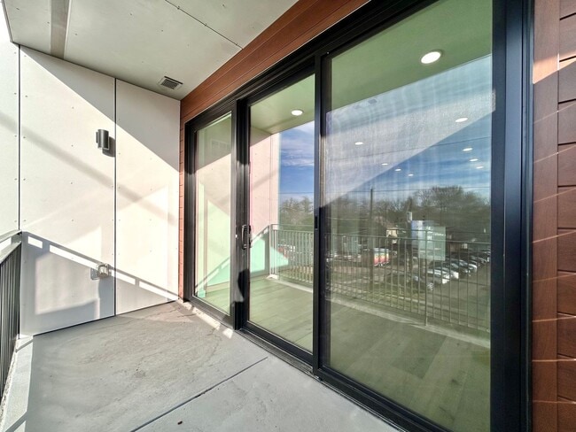 Building Photo - Bright & Spacious 1 Bedroom, 1 Bathroom with Resort-Style Amenities