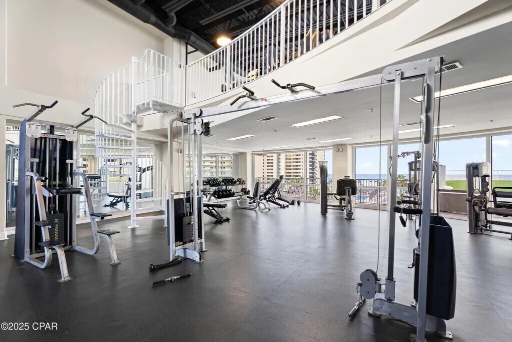 Building Photo - 9860 S Thomas Dr