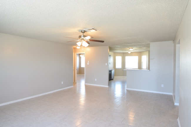 Building Photo - 4105 Sand Dollar Dr