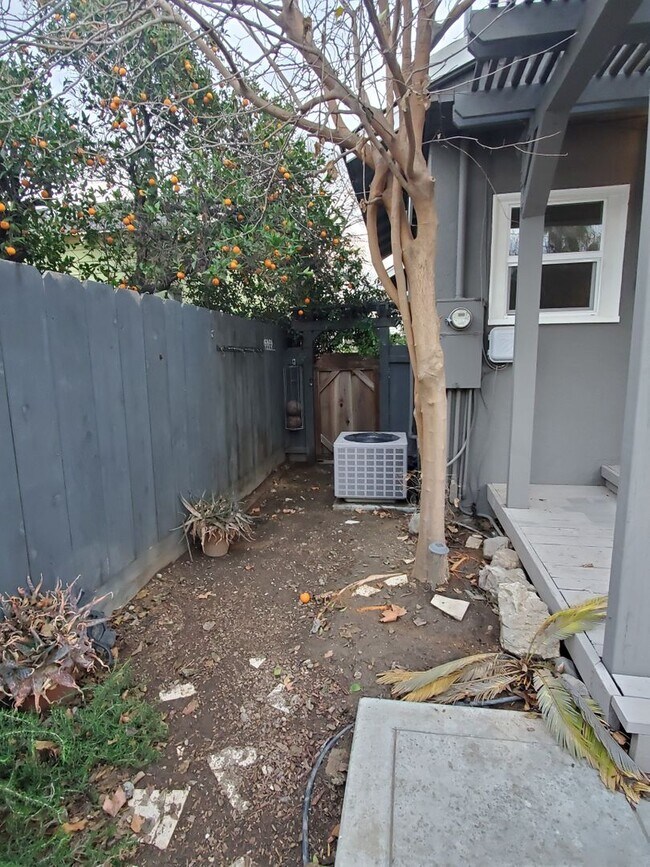 Building Photo - For Rent – Spacious 4 Bedroom Victorian Home | 2,528 Sq Ft