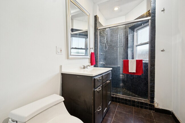 Building Photo - 6238 N Broadway