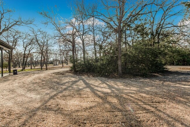 Building Photo - 3933 John Sharp Pkwy