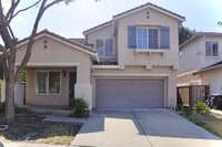 Building Photo - FRESH & BRIGHT 3 BEDROOM GEM IN PRIME LOCA...