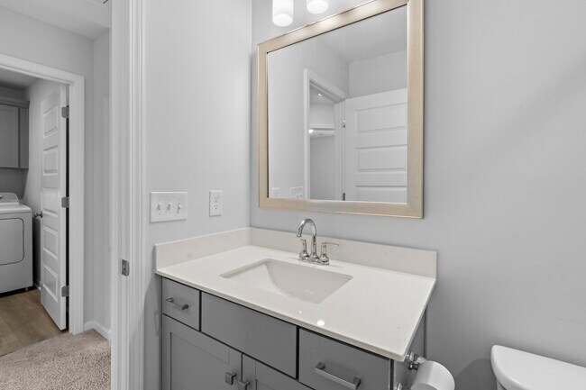 Building Photo - 837 Peony Ln