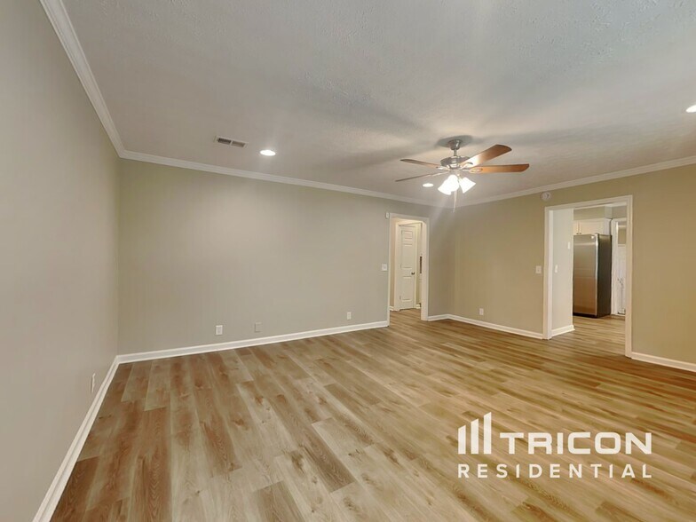 Building Photo - 100 Yorkside Pl