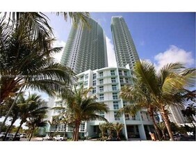 Building Photo - 1900 N Bayshore Dr