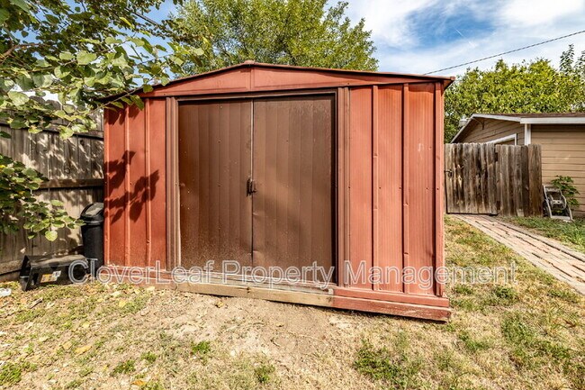 Building Photo - 1361 W Gramercy Pl