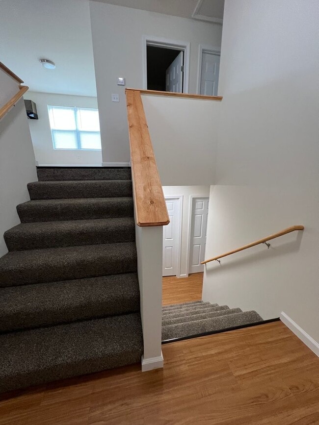 Building Photo - BRAND-NEW 4-beds/2-baths house near I-44