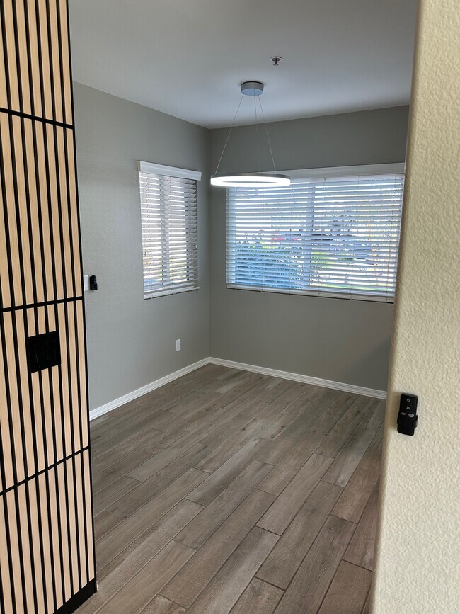 Building Photo - Anderson Springs