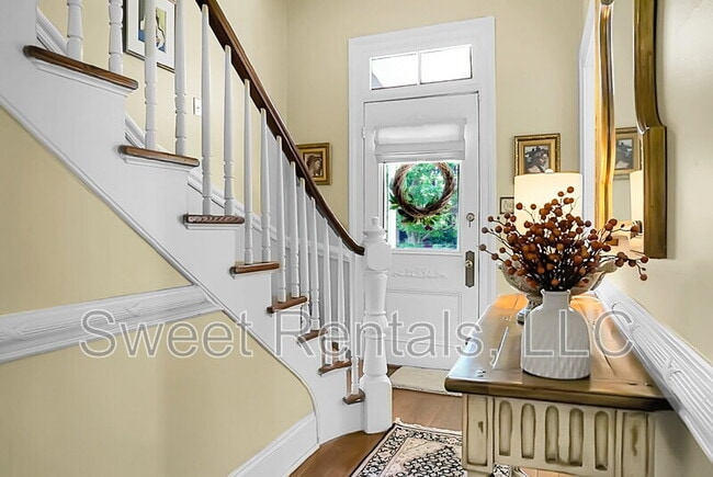 Building Photo - 6 Wentworth St