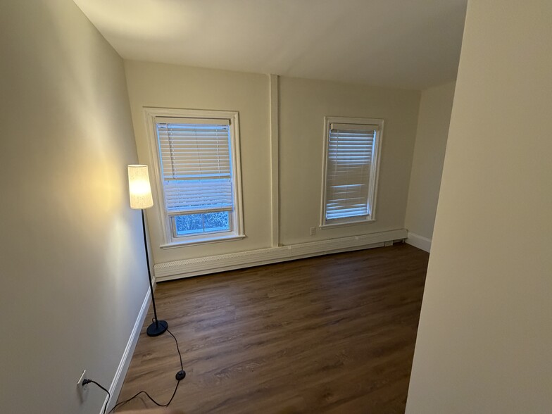 Building Photo - 74 Mount Prospect St