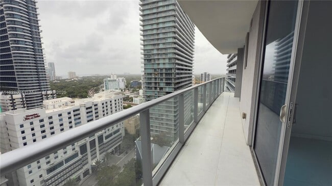 Building Photo - 1100S S Miami Ave