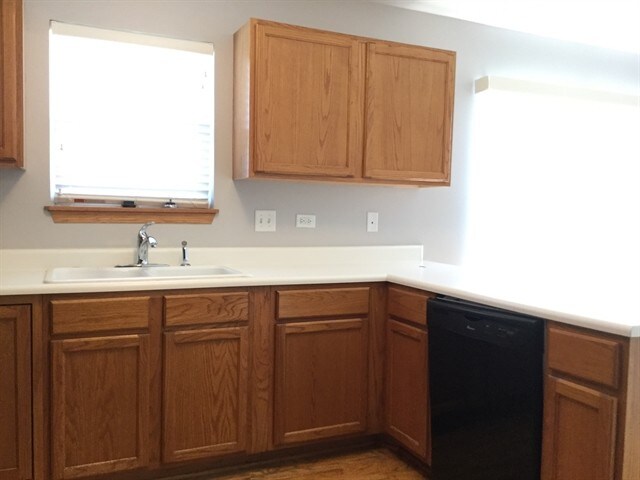 Building Photo - 2122 Willow Lakes Dr