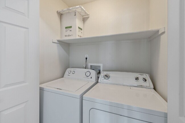 Building Photo - Charming 2-Story Home with Fireplace, Gara...