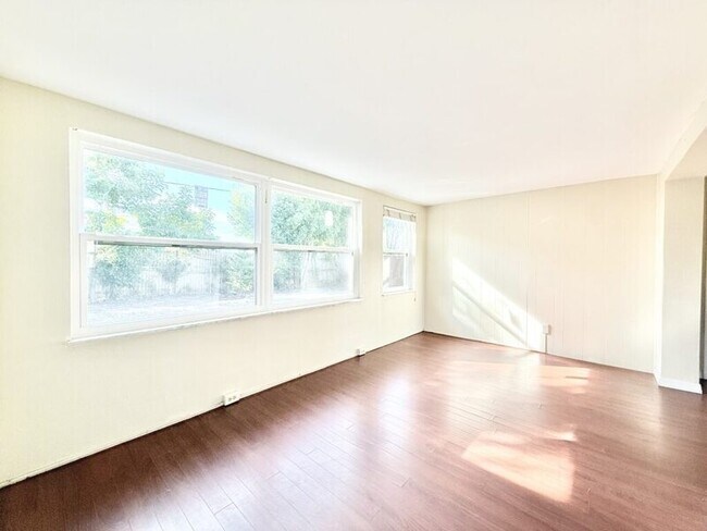 Building Photo - 13788 Montego Dr