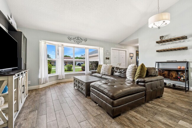 Building Photo - 11729 Greenbriar Cir