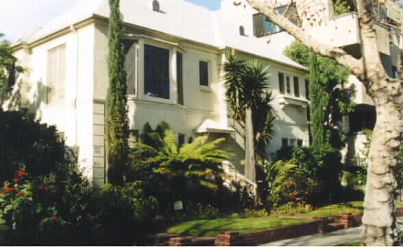 Building Photo - 153-155 S Canon Dr