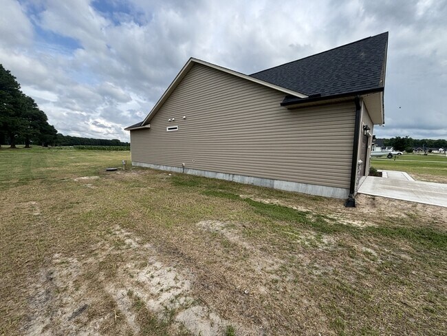 Building Photo - 200 Budd Godwin Ln