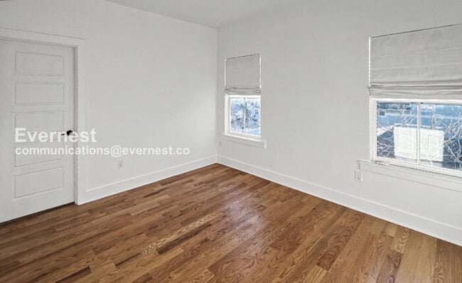 Building Photo - 113 Creighton Ave