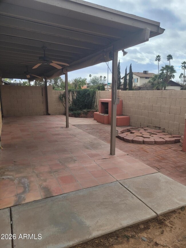 Building Photo - 2034 S Playa