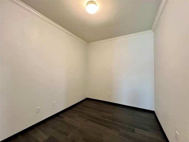 Building Photo - 220 Pepperbark Loop