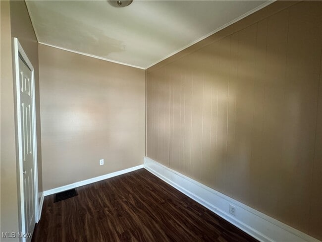 Building Photo - 710 McKinley Ave