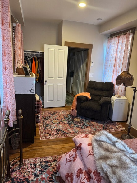 Building Photo - 201 Mulberry St