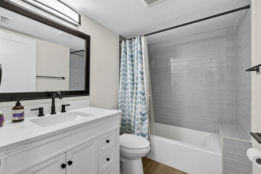 Building Photo - 1110 Green Pine Blvd