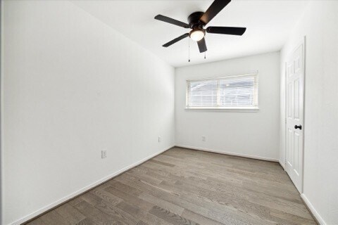 Building Photo - 1202 Walnut Bend Ln